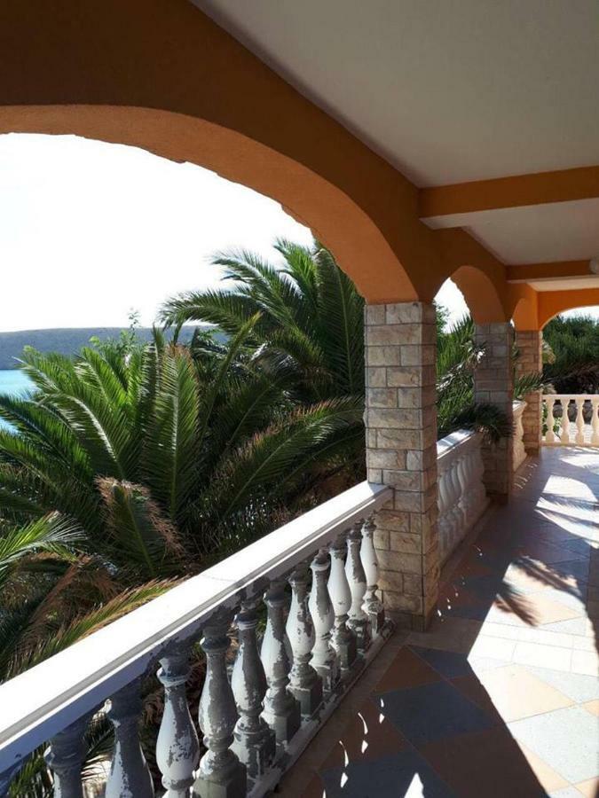 Apartments Horvat On Island Pag Vlasici Exterior foto