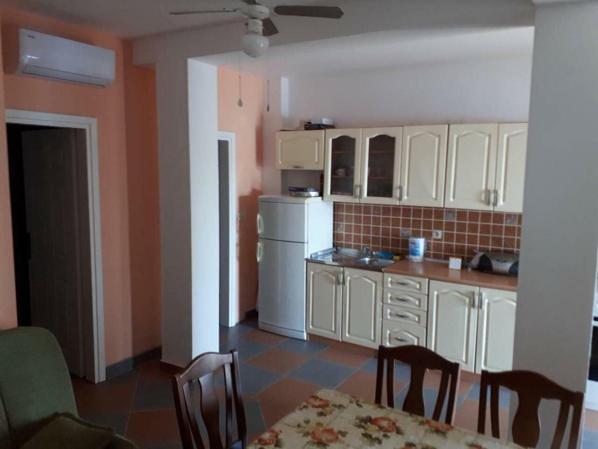 Apartments Horvat On Island Pag Vlasici Exterior foto