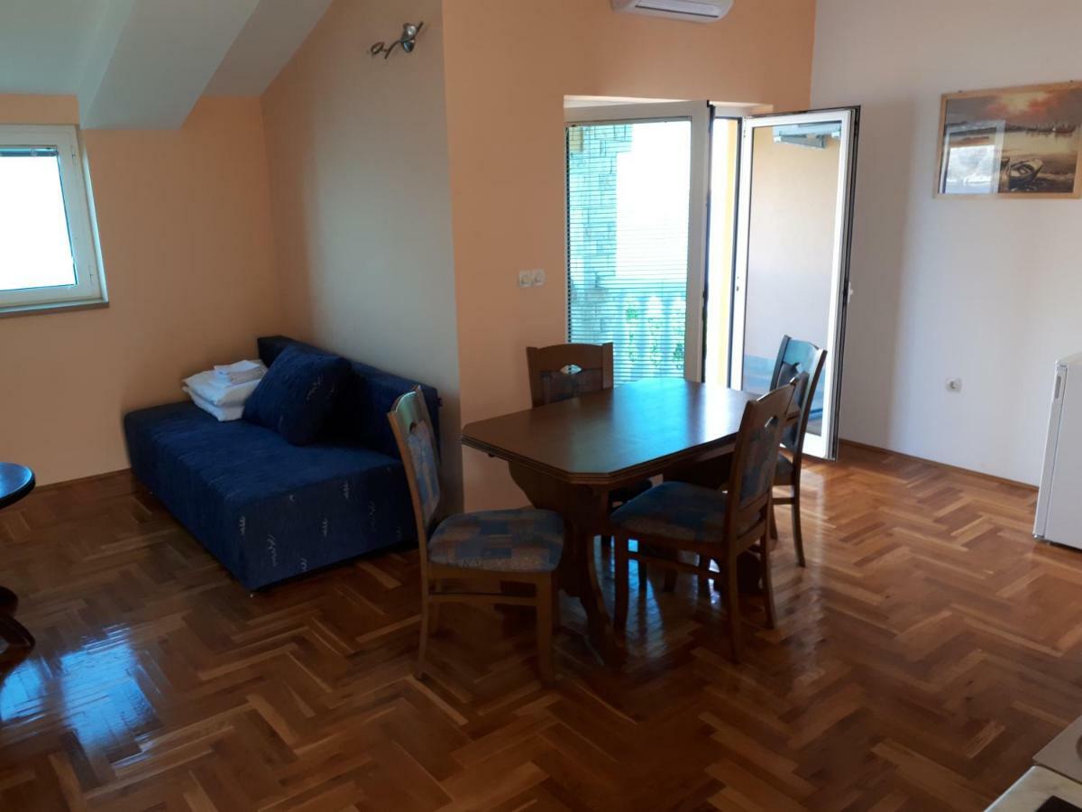 Apartments Horvat On Island Pag Vlasici Exterior foto